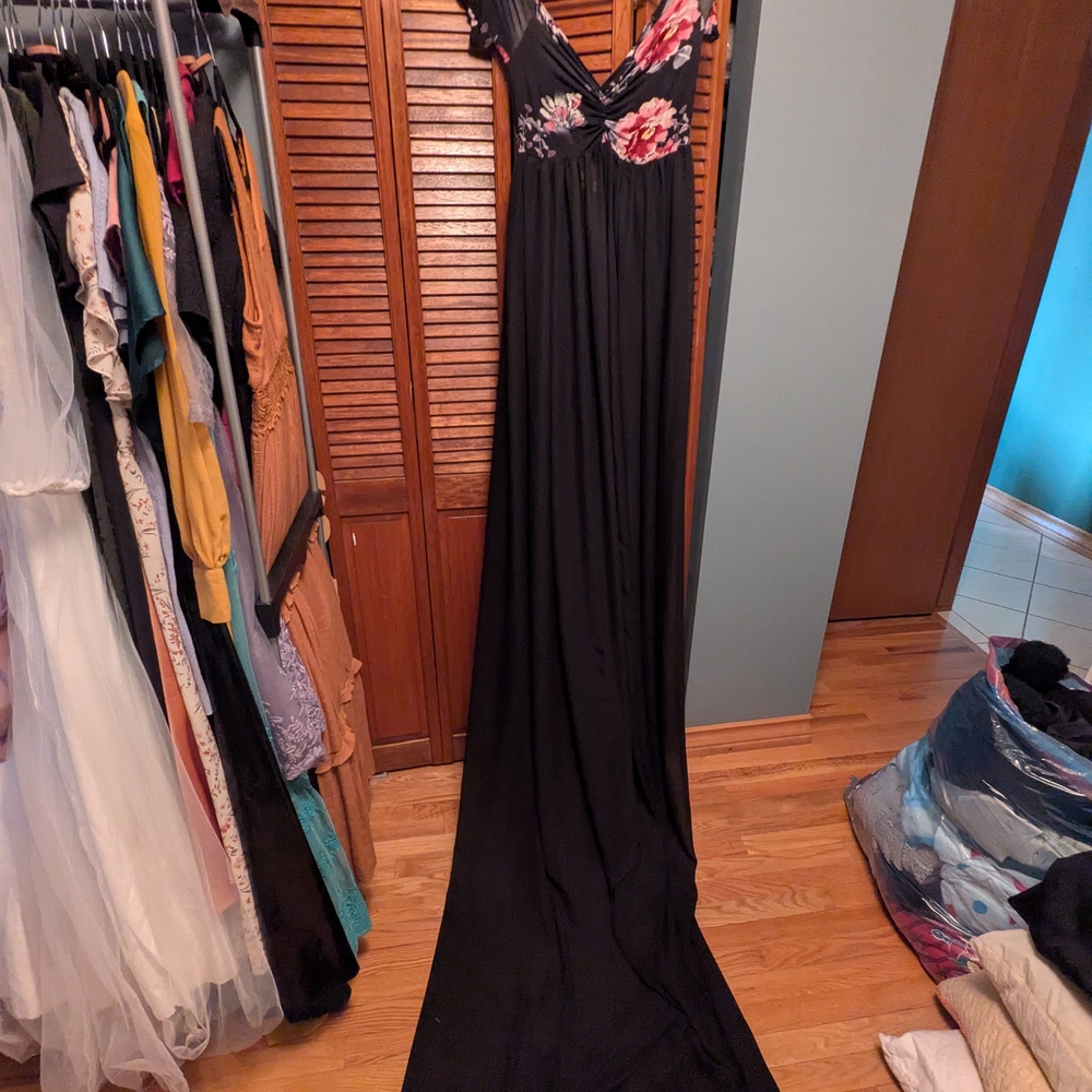 Floral Black Maternity Gown - Picture 2 of 7